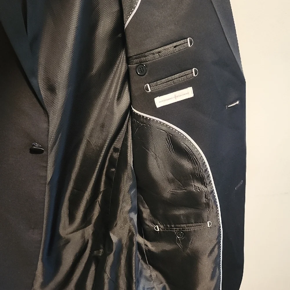 Lineage Black Modern Fit Sport Coat with Notch Lapel